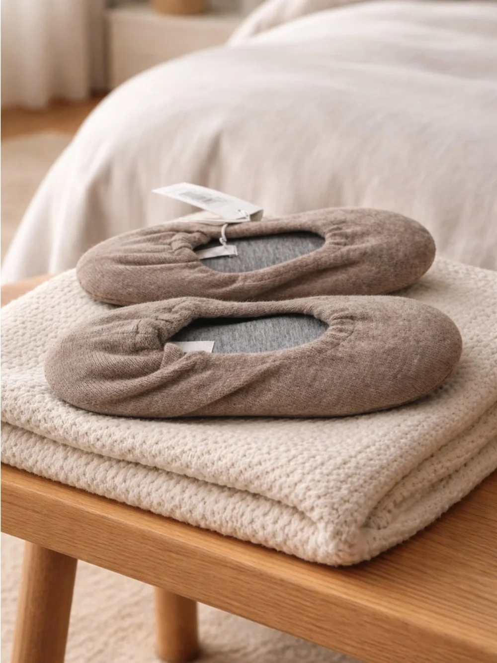 NWT SKIN Girls 100% Cashmere Mocha Ballet Slippers House-shoes - Size XS/ 3-4